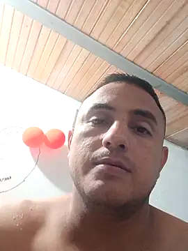 Snapshot of Geral_Yeraldyn09 chatting on 09-20-25, 01:43 Geral Yeraldyn09 online show from 09-20-25, 01:43