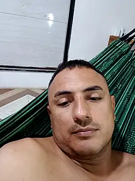 Snapshot of Geral_Yeraldyn09 chatting on 10-04-25, 01:40 Geral Yeraldyn09 online show from 10-04-25, 01:40