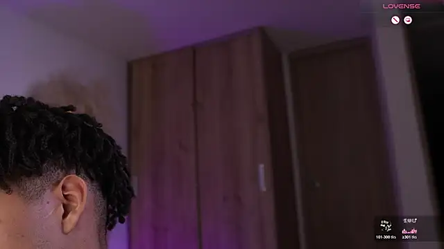 Snapshot of Afro_god_ chatting on 05-17-26, 04:12 Afro god online show from 05-17-26, 04:12