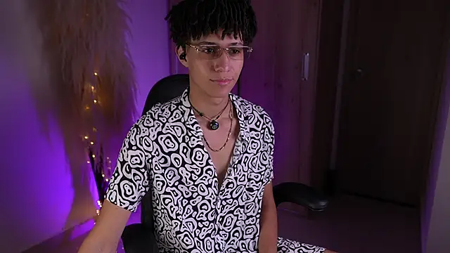 Snapshot of Afro_god_ chatting on 05-31-26, 03:01 Afro god online show from 05-31-26, 03:01
