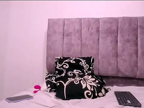 Snapshot of Luciana_hardmand chatting on 10-16-25, 08:50 Luciana hardmand online show from 10-16-25, 08:50