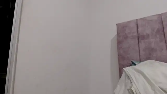 Snapshot of Luciana_hardmand chatting on 11-27-25, 01:28 Luciana hardmand online show from 11-27-25, 01:28