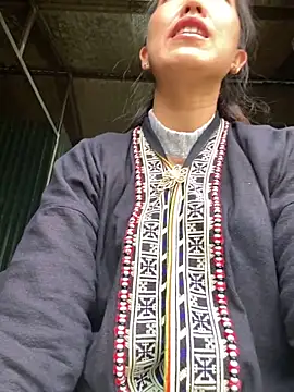 Huong-Ly online show from 11-16-25, 08:19