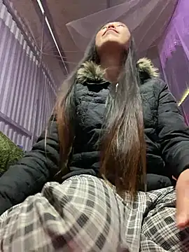 Huong-Ly online show from 01-10-26, 03:24