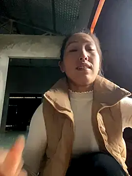 Huong-Ly online show from 11-12-25, 01:32