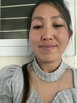 Huong-Ly online show from 01-19-26, 01:37