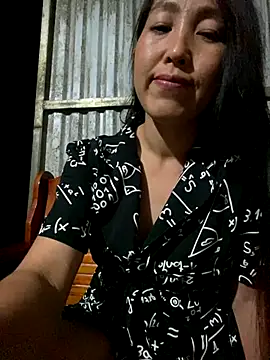 Huong-Ly online show from 10-19-25, 01:47