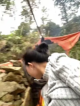 Huong-Ly online show from 10-31-25, 06:54