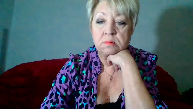 Snapshot of DianaQDream chatting on 05-14-26, 07:05 DianaQDream online show from 05-14-26, 07:05
