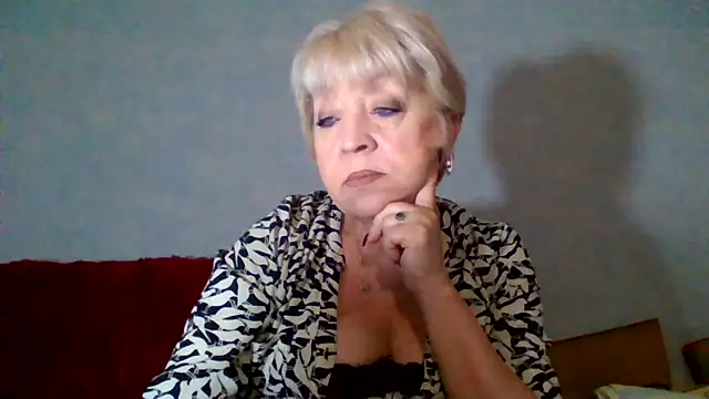 Snapshot of DianaQDream chatting on 06-05-26, 03:55 DianaQDream online show from 06-05-26, 03:55