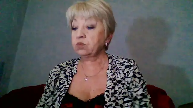 Snapshot of DianaQDream chatting on 06-06-26, 02:28 DianaQDream online show from 06-06-26, 02:28