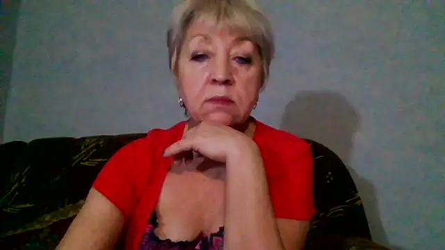 Snapshot of DianaQDream chatting on 02-15-26, 02:16 DianaQDream online show from 02-15-26, 02:16