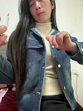 crhong666 online show from 03-12-26, 12:38