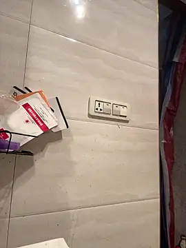 crhong666 online show from 04-04-26, 12:28