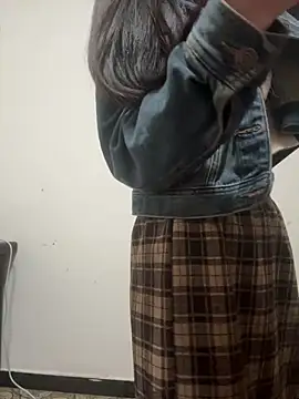 crhong666 online show from 04-05-26, 12:39