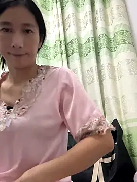 Snapshot of crhong666 chatting on 09-13-25, 01:44 crhong666 online show from 09-13-25, 01:44