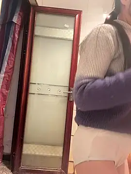 crhong666 online show from 02-25-26, 01:17