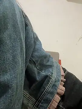 crhong666 online show from 03-25-26, 12:55