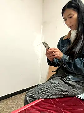 Snapshot of crhong666 chatting on 10-21-25, 12:32 crhong666 online show from 10-21-25, 12:32
