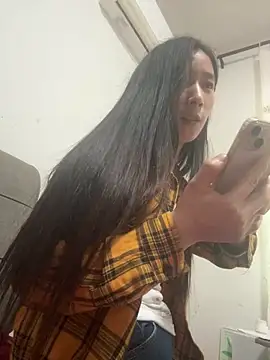 crhong666 online show from 04-13-26, 12:58