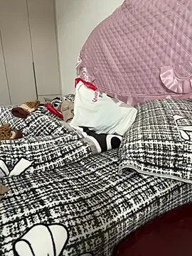 crhong666 online show from 02-21-26, 12:56