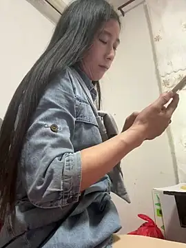 crhong666 online show from 04-11-26, 12:29