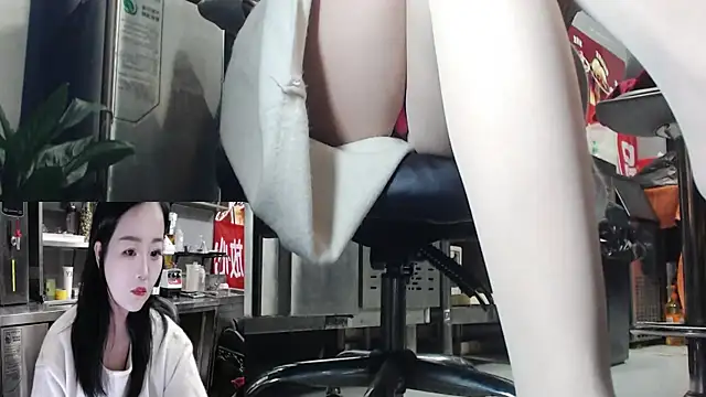 Eileen-L online show from 11-03-25, 11:47