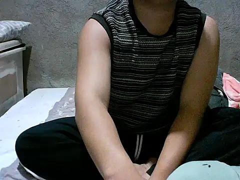 Snapshot of alhex_gay26 chatting on 02-25-26, 01:55 alhex gay26 online show from 02-25-26, 01:55