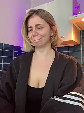 Snapshot of Rainbow_W chatting on 09-26-25, 08:32 Rainbow W online show from 09-26-25, 08:32