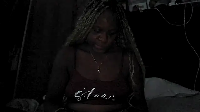 Curvy AfricanQuinn online show from 09-19-25, 04:44
