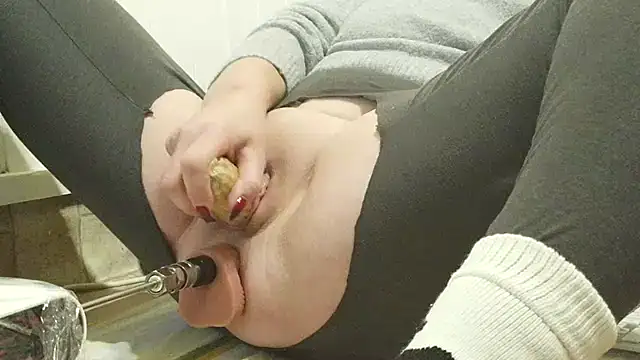 honey47 online show from 10-19-25, 06:32