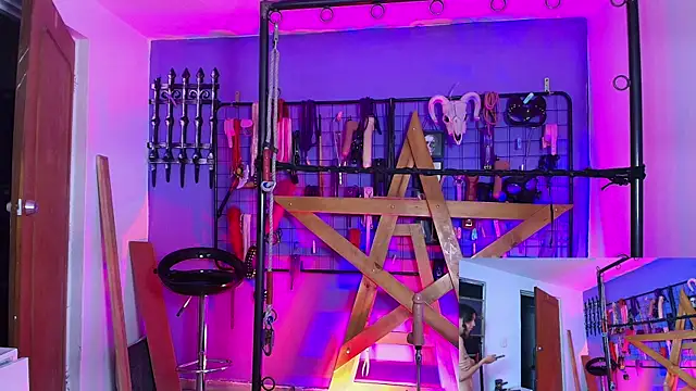 Misstresss aurora bdsm online show from 10-07-25, 03:13