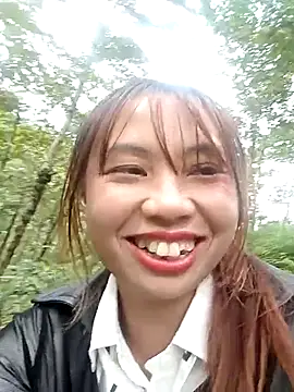 Snapshot of Dung-Thao19 chatting on 10-15-25, 06:11 Dung-Thao19 online show from 10-15-25, 06:11