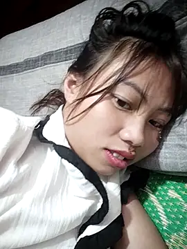 Snapshot of Dung-Thao19 chatting on 09-24-25, 04:08 Dung-Thao19 online show from 09-24-25, 04:08