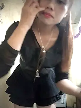 Dung-Thao19 online show from 10-29-25, 01:48