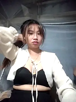 Snapshot of Dung-Thao19 chatting on 10-15-25, 08:28 Dung-Thao19 online show from 10-15-25, 08:28