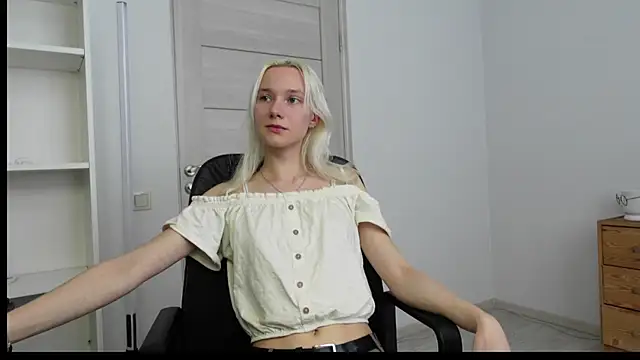 Laura Chaplin online show from 09-14-25, 12:27