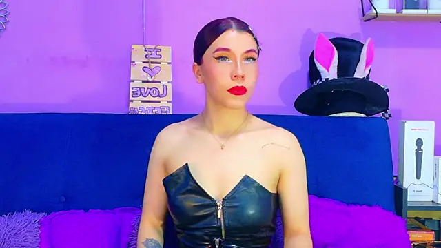 Snapshot of CristalRose chatting on 04-21-26, 05:08 CristalRose online show from 04-21-26, 05:08
