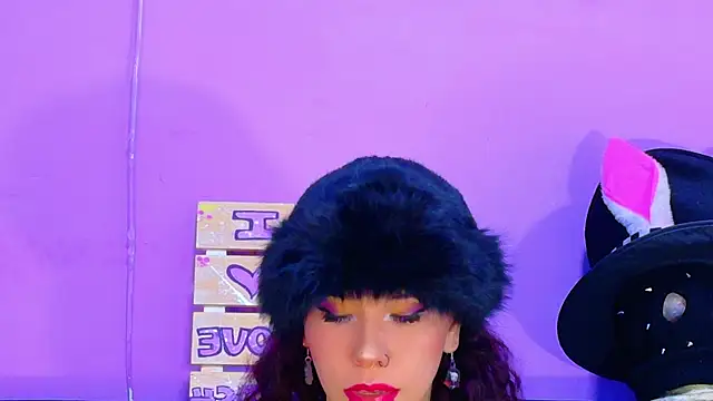 Snapshot of CristalRose chatting on 04-30-26, 08:57 CristalRose online show from 04-30-26, 08:57