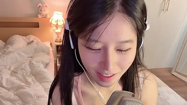 Snapshot of xixi_gougou chatting on 11-04-25, 02:04 xixi gougou online show from 11-04-25, 02:04