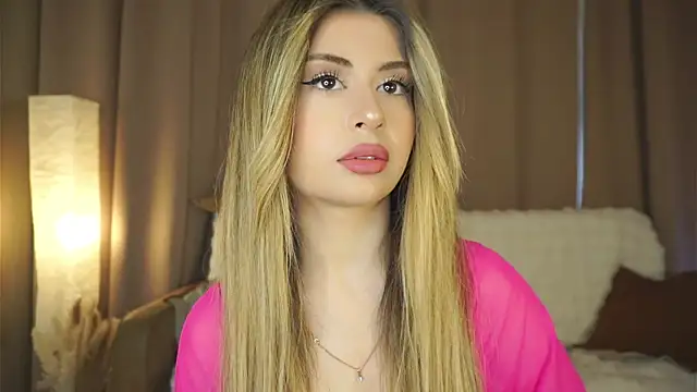 Snapshot of GeorginaHarn chatting on 06-24-26, 08:35 GeorginaHarn online show from 06-24-26, 08:35