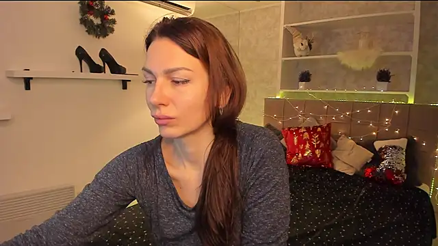 IsabelKiss online show from 12-15-25, 07:03