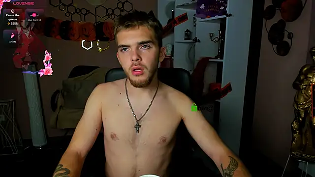 aron black  online show from 10-31-25, 09:43