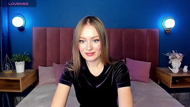 EvelynPoole online show from 11-21-25, 01:37