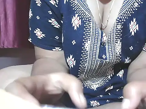 Snapshot of Savitabhabhii_ chatting on 10-18-25, 05:26 Savitabhabhii online show from 10-18-25, 05:26