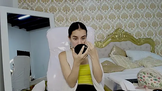 JessB  online show from 09-29-25, 06:24