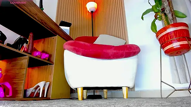 Anastacia lestrange online show from 10-29-25, 11:31