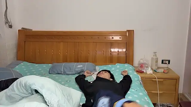 w5206t online show from 10-26-25, 01:11