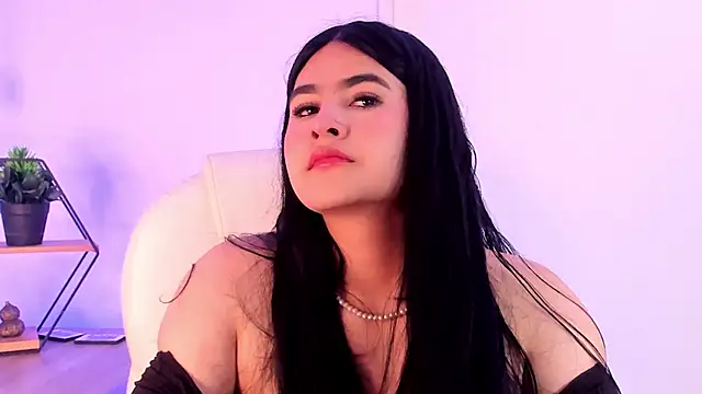 Emma  clark  online show from 11-28-25, 12:49