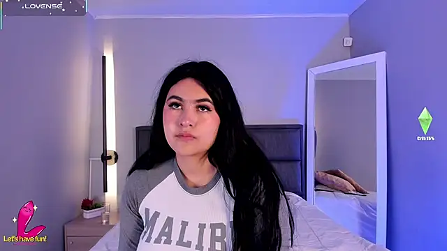 Emma  clark  online show from 11-12-25, 03:05